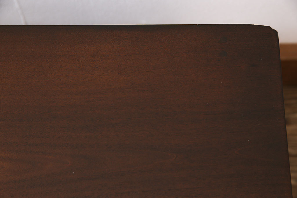 アンティーク家具　和製アンティーク　カバ材　柔らかな木肌が上品な両袖文机(作業台、両袖机)