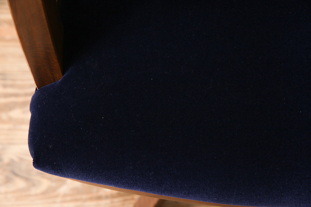 アンティーク家具　大正ロマン　ナラ材　上品な透かし彫りのドクターチェア(回転椅子、アームチェア)