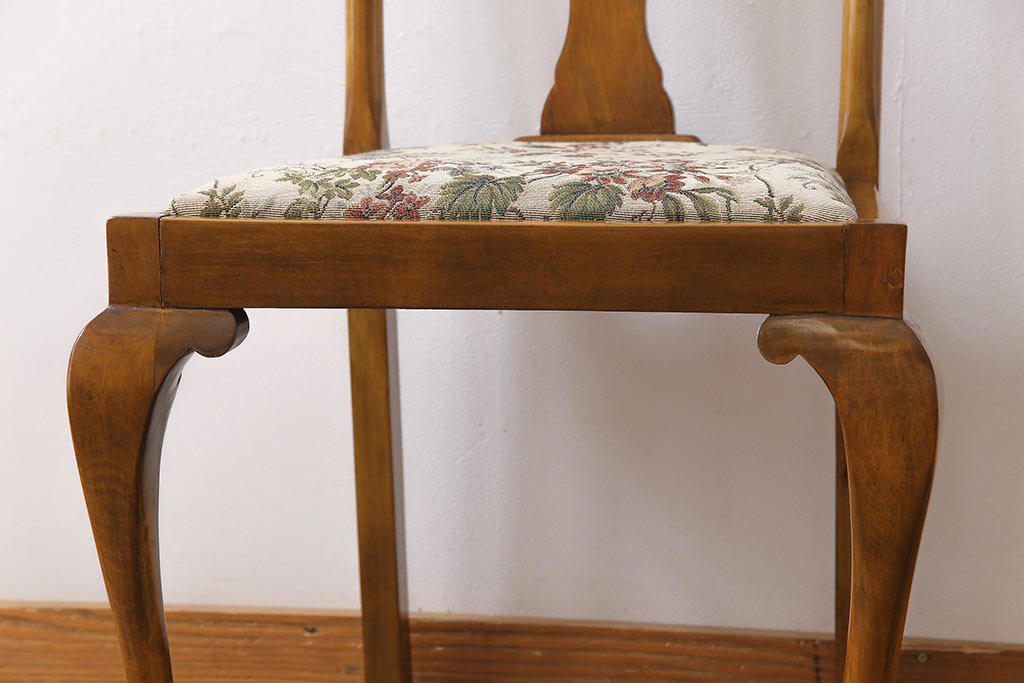 アンティーク家具　フランスアンティーク　バーチ材　シックな花柄の座面のダイニングチェア(ワークチェア、椅子)(1)