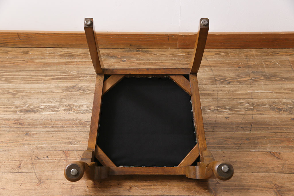 アンティーク家具　フランスアンティーク　バーチ材　上品でいて愛らしい雰囲気漂うダイニングチェア(ワークチェア、椅子)(1)