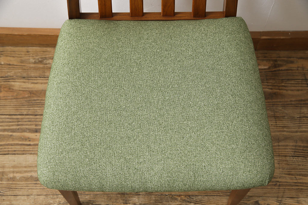 ヴィンテージ家具　ビンテージ　G-PLAN(ジープラン)　淡いグリーンのおしゃれなダイニングチェア(ワークチェア、椅子)(2)