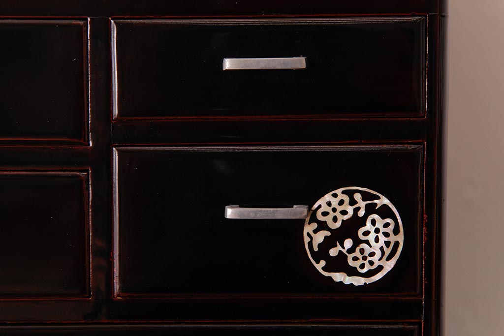 アンティーク雑貨　昭和期　総桐材　螺鈿細工の花紋が上品な漆塗りの針箱(裁縫箱、小引き出し、小物収納)
