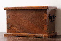 アンティーク雑貨　ビンテージ　カリン材　重厚な雰囲気漂うしっかりとした素材の木箱(収納箱、小物入れ、花梨材)