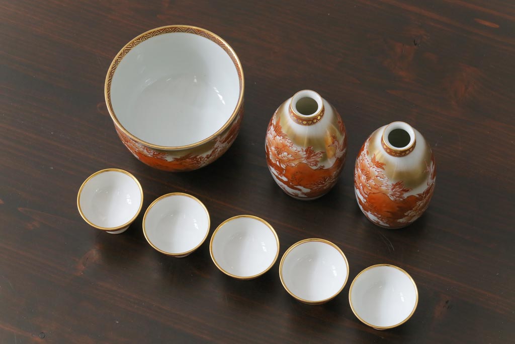 和製アンティーク　九谷赤絵　牡丹花鳥　孔雀　箱付き　徳利・お猪口・盃洗　酒器セット(九谷焼、盃、和食器)