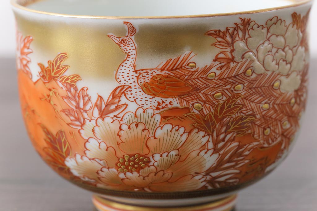 和製アンティーク　九谷赤絵　牡丹花鳥　孔雀　箱付き　徳利・お猪口・盃洗　酒器セット(九谷焼、盃、和食器)