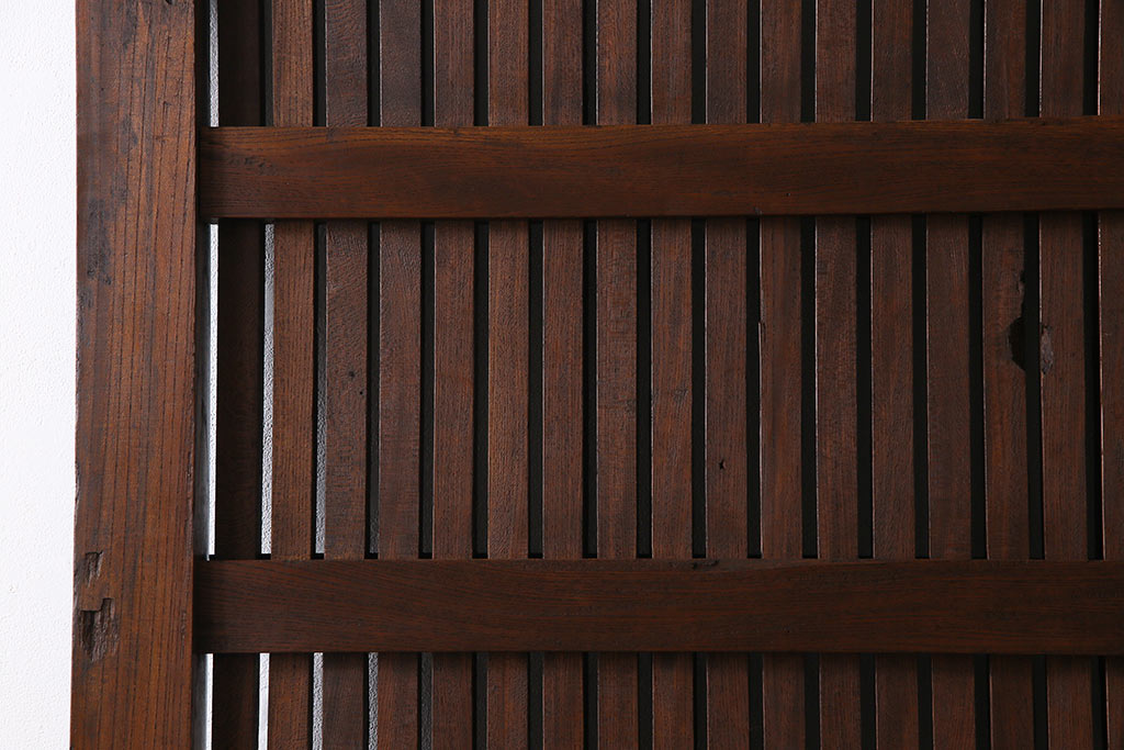 和製アンティーク　最高級品　ケヤキ材　貫禄ある堅牢な金具の装飾が見事な富山蔵戸(建具、引き戸、飾り、玄関戸)