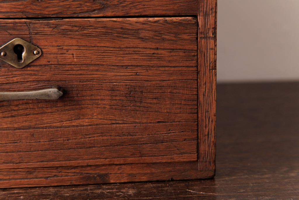 レトロ家具　昭和レトロ　桐材　味わいのある木肌の小引き出し(小物収納、卓上収納)