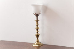 イギリスビンテージ　真鍮製　高級感を漂わせるテーブルランプ(スタンドライト、卓上照明)