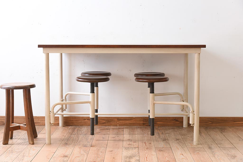 ラフジュ工房オリジナル　ペイント　アンティークホワイト　4脚格納スツールのテーブル(作業台、ダイニングテーブル)