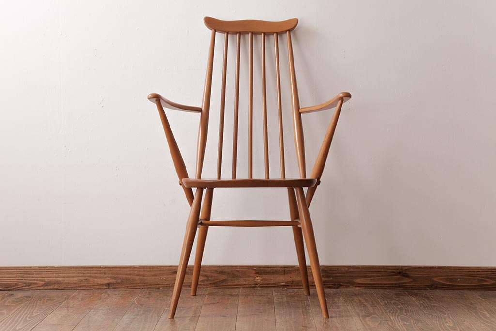 ヴィンテージ家具　イギリスビンテージ　ERCOL(アーコール)　ゴールドスミス　シンプルかつ優雅な雰囲気のアームチェア(椅子、ダイニングチェア)