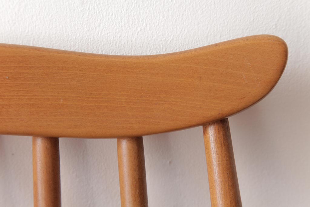 ヴィンテージ家具　イギリスビンテージ　ERCOL(アーコール)　ゴールドスミス　シンプルかつ優雅な雰囲気のアームチェア(椅子、ダイニングチェア)