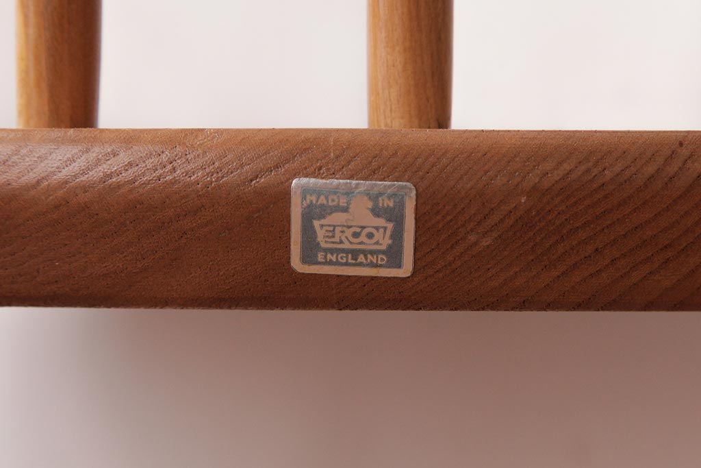 ヴィンテージ家具　イギリスビンテージ　ERCOL(アーコール)　ゴールドスミス　シンプルかつ優雅な雰囲気のアームチェア(椅子、ダイニングチェア)