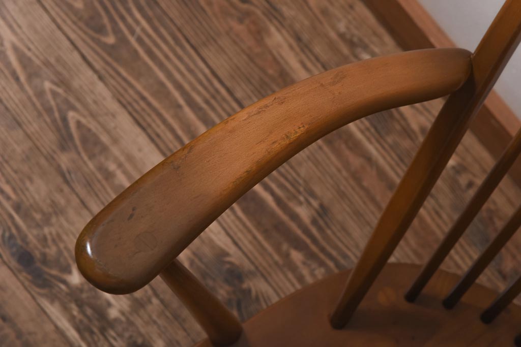 ヴィンテージ家具　イギリスビンテージ　ERCOL社(アーコール)広い背もたれが魅力のラウンジチェア(アームチェア、サロンチェア、椅子)(1)