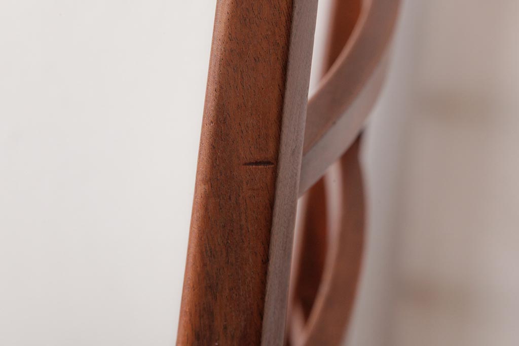 ビンテージ家具　北欧ヴィンテージ　チーク材　洗練されたデザインのラダーバックチェア(ダイニングチェア、ワークチェア、椅子)