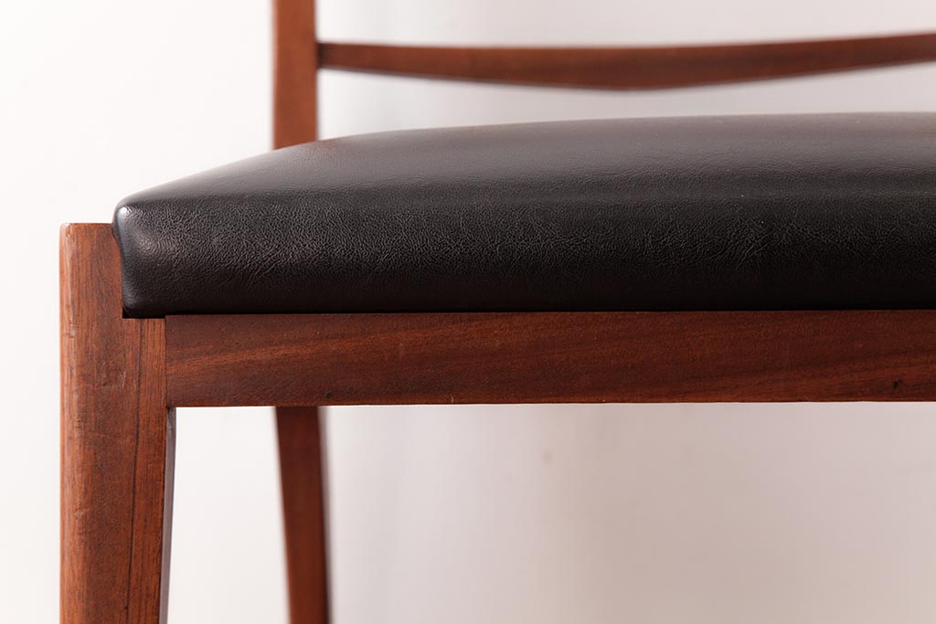 ビンテージ家具　北欧ヴィンテージ　チーク材　洗練されたデザインのラダーバックチェア(ダイニングチェア、ワークチェア、椅子)(1)