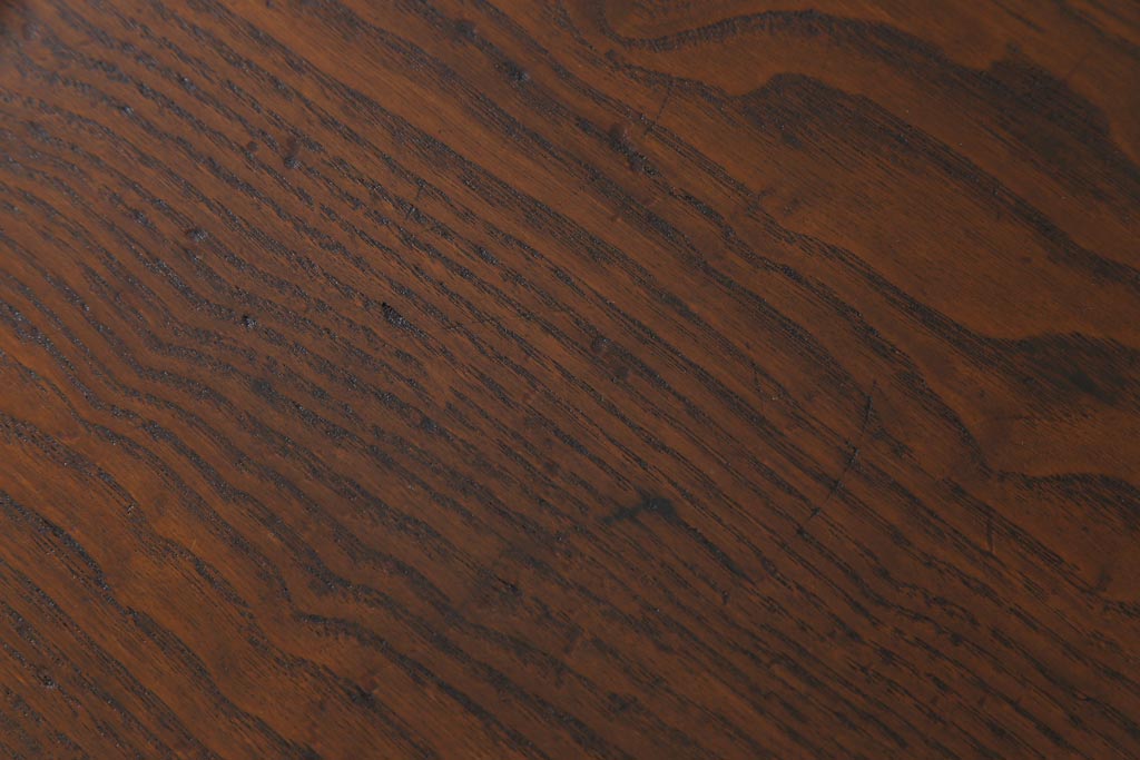 アンティーク家具　昭和初期　栗材　天板一枚板　ダイナミックな木目が目を引く小振りのワークデスク(両袖机、在宅ワーク、在宅用)