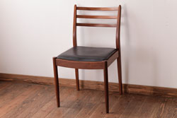 北欧家具　G-PLAN(ジープラン)　チーク材　 黒のレザーがおしゃれなダイニングチェア(椅子、ダイニングチェア、ワークチェア)(2)