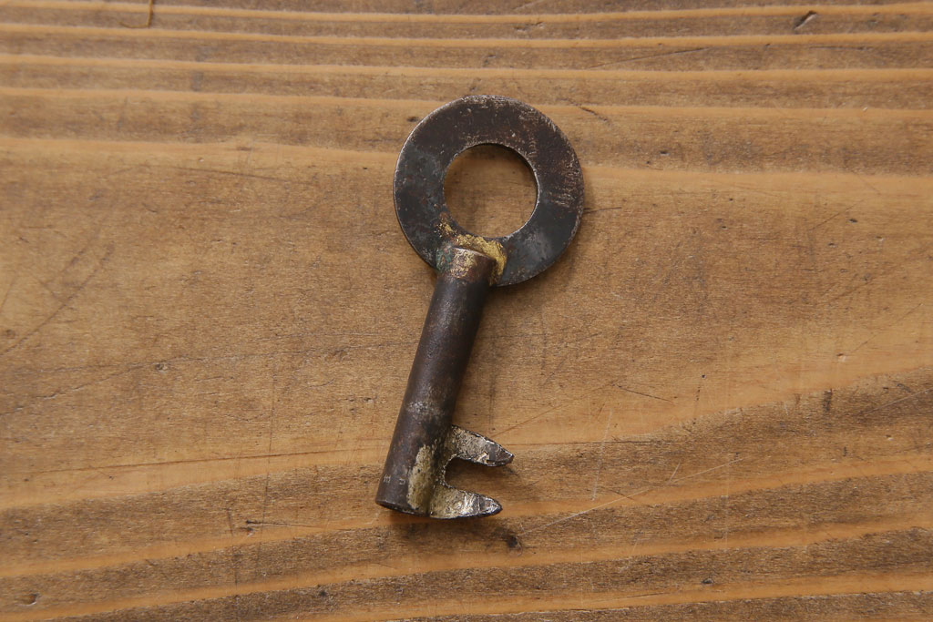 アンティーク家具　和製アンティーク　リメイク　前面ケヤキ材　鶴亀金具　二本松箪笥ローボード(時代箪笥、ローチェスト、和タンス)
