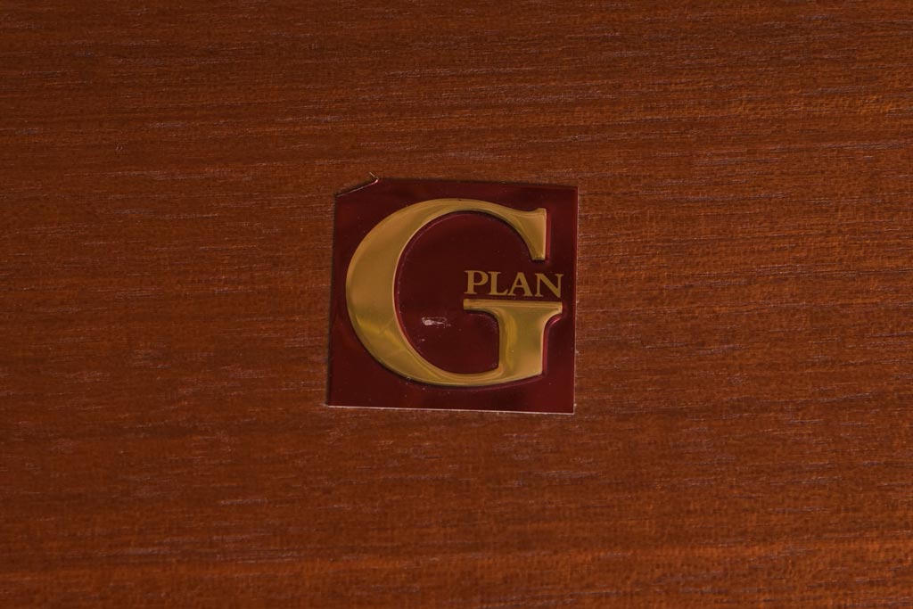 ヴィンテージ家具　北欧ビンテージ　G-PLAN(ジープラン)　チーク材　タイルトップがおしゃれなネストテーブル(サイドテーブル)