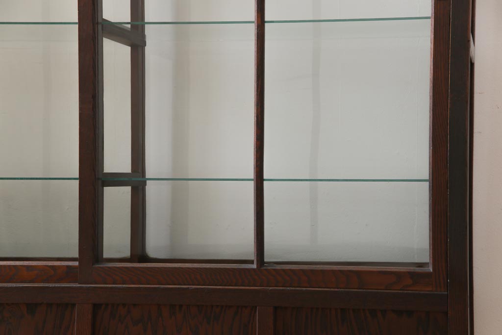 アンティーク家具　和製アンティーク　栗材　大正ロマンの雰囲気溢れる上質なガラスケース(陳列棚)