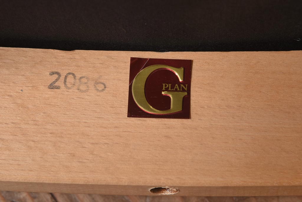 ヴィンテージ家具　ビンテージ　G-PLAN(ジープラン)　X-back(エックスバック)が目を引くチェア(ダイニングチェア、椅子)(3)
