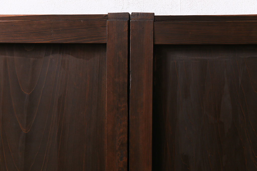 和製アンティーク　深みのある渋い色合いが魅力的な板戸(窓、建具)2枚セット