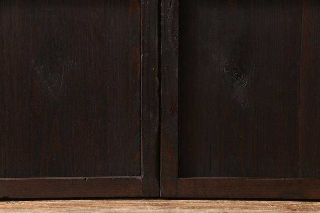 【商談品】和製アンティーク　明治期　古い木の質感が味わい深い板戸2枚セット(帯戸、引き戸、建具)