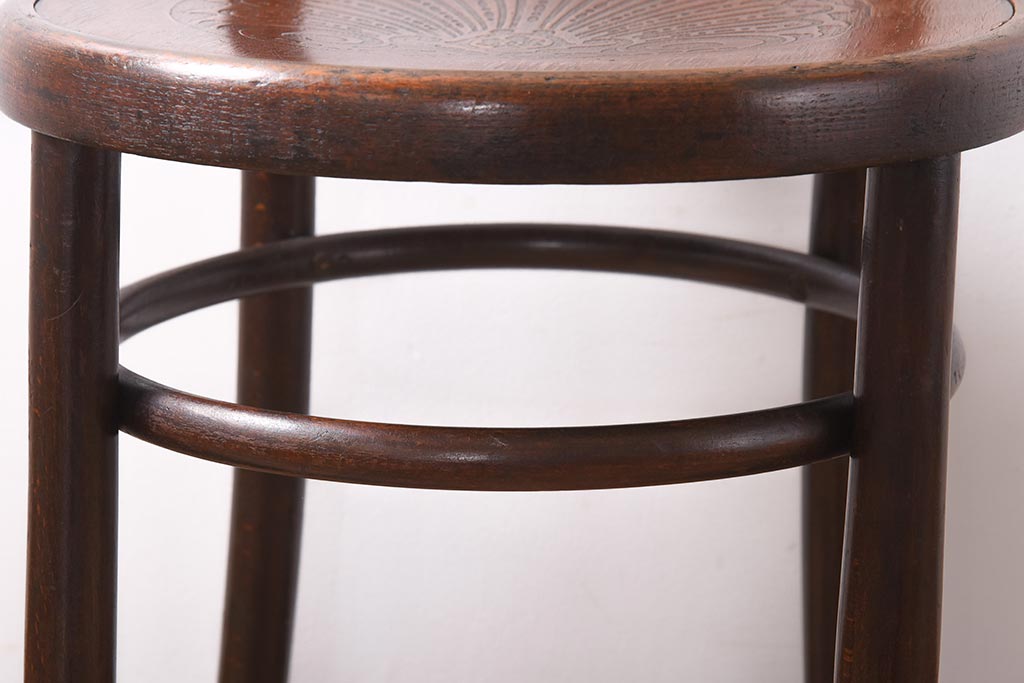 アンティーク家具　イギリスアンティーク　細身のシルエットが上品なベントウッドバンブーチェア(曲げ木、ダイニングチェア、椅子)(1)