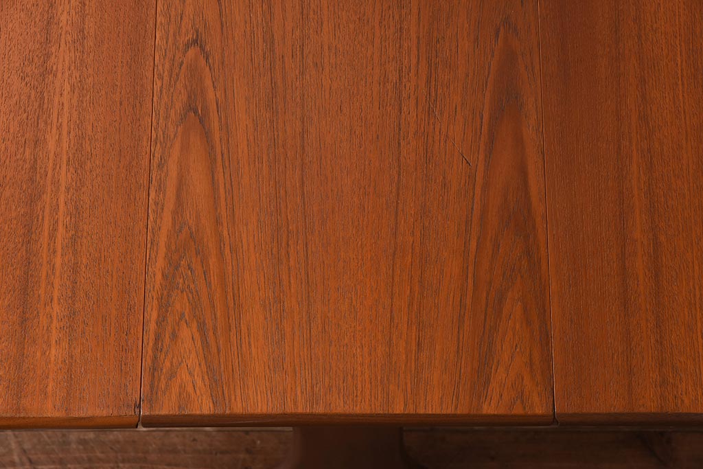 ヴィンテージ家具　北欧ビンテージ　チーク材　温もりと美しい木目が魅力のゲートレッグテーブル(バタフライテーブル、エクステンションテーブル)
