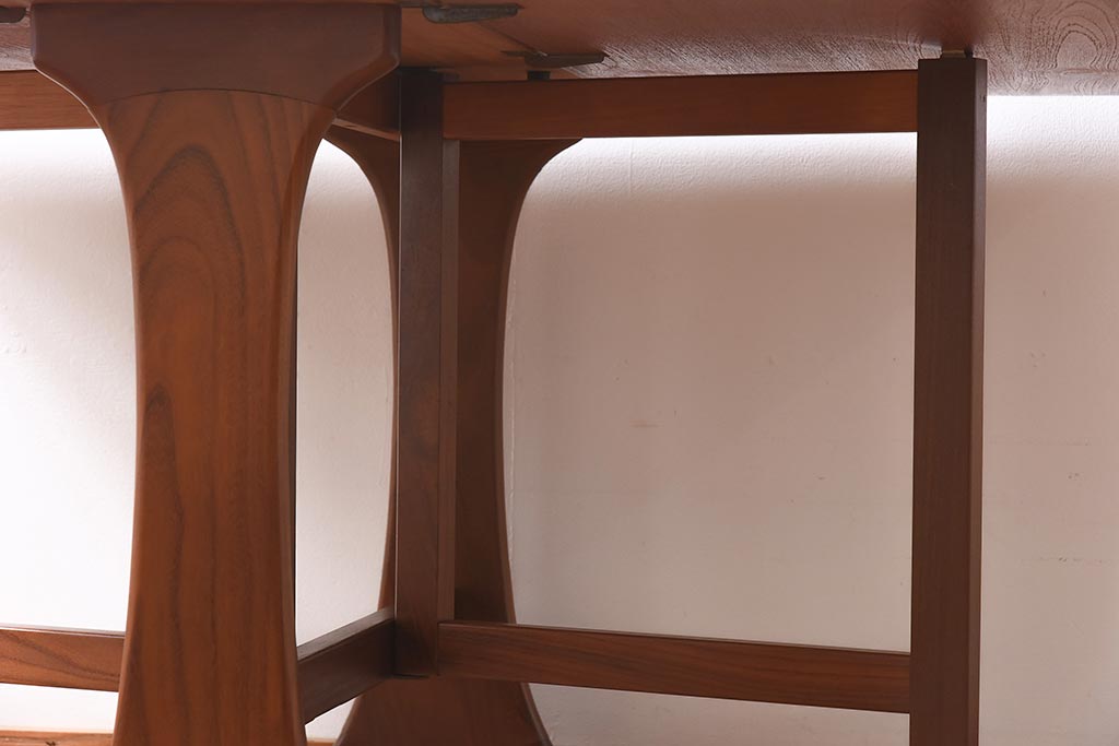 ヴィンテージ家具　北欧ビンテージ　チーク材　温もりと美しい木目が魅力のゲートレッグテーブル(バタフライテーブル、エクステンションテーブル)