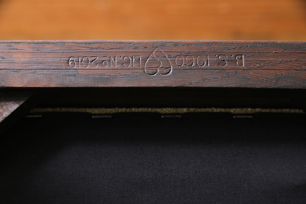アンティーク家具　イギリスアンティーク　オーク材　背もたれのデザインが特徴的なチェア(ダイニングチェア、ワークチェア、椅子)