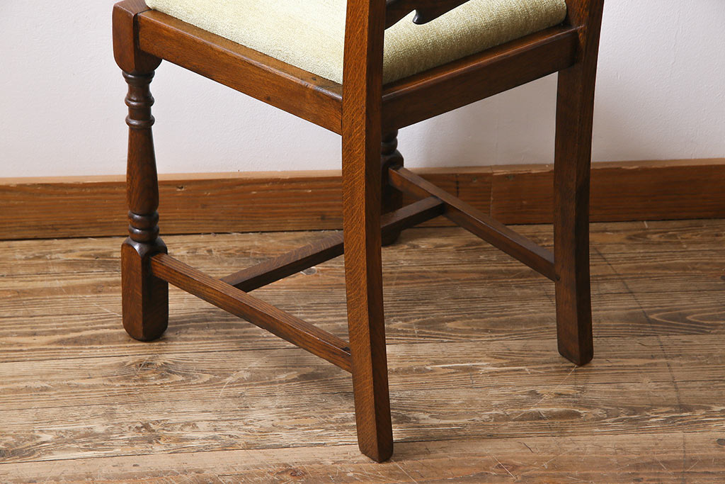 アンティーク家具　イギリスアンティーク　オーク材　背もたれのデザインが特徴的なチェア(ダイニングチェア、ワークチェア、椅子)(3)