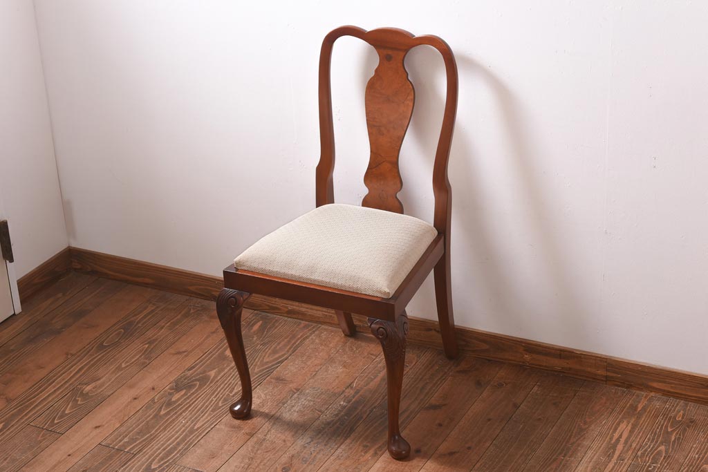 アンティーク家具　フランスアンティーク　ウォールナット材　上品で優雅な佇まいが魅力のダイニングチェア(椅子)(1)