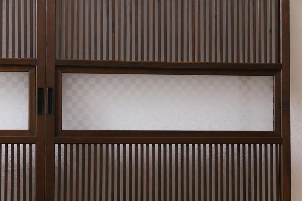 昭和初期　市松模様ガラス　和モダンな雰囲気高まる格子戸(ガラス帯戸、引き戸、建具)2枚セット