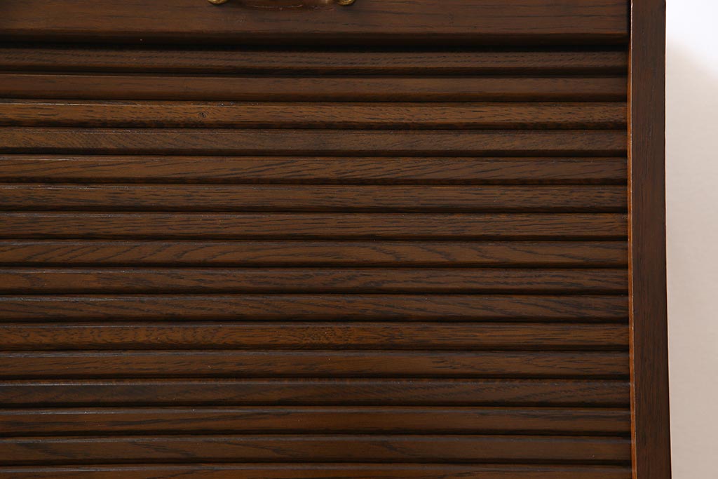アンティーク家具　イギリスアンティーク　オーク材　凛とした佇まいの蛇腹式扉のファイリングキャビネット(書類ケース、チェスト)