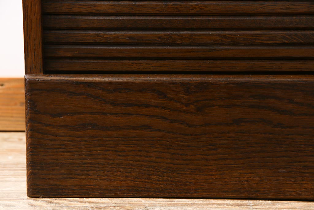 アンティーク家具　イギリスアンティーク　オーク材　凛とした佇まいの蛇腹式扉のファイリングキャビネット(書類ケース、チェスト)
