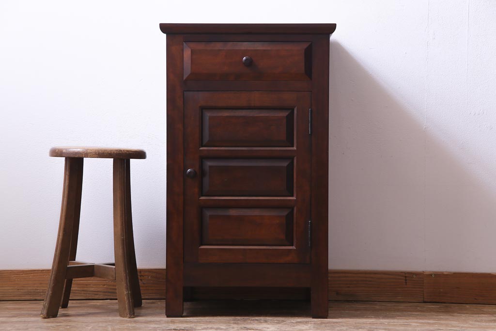 中古　松本民芸家具　シックな雰囲気漂うC型電話台(サイドチェスト、引き出し、収納棚)(定価約11万円)(1)