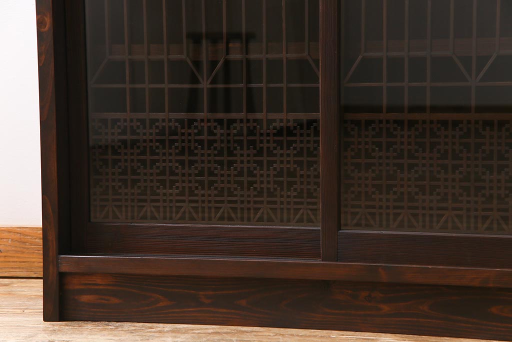 ラフジュ工房オリジナル　リメイク家具　アンティークの書院戸を使った和モダンな戸棚(ガラス戸棚、収納棚、サイドボード、組子)