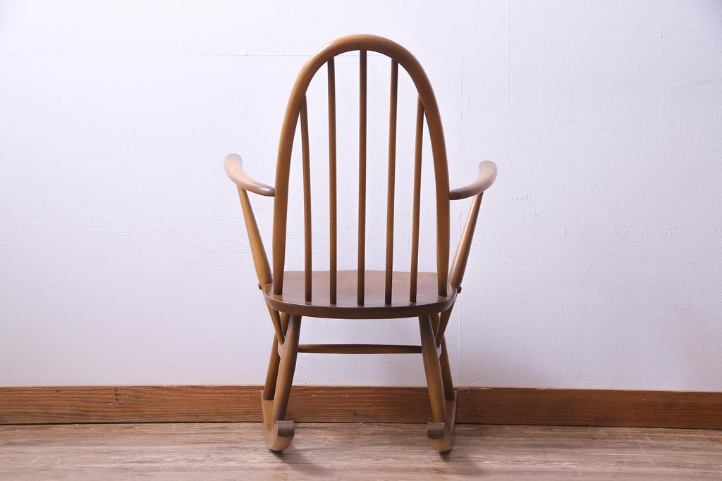 ヴィンテージ家具　イギリスビンテージ　ERCOL(アーコール)　木の温もり溢れるクエーカーロッキングチェア(アームチェア)