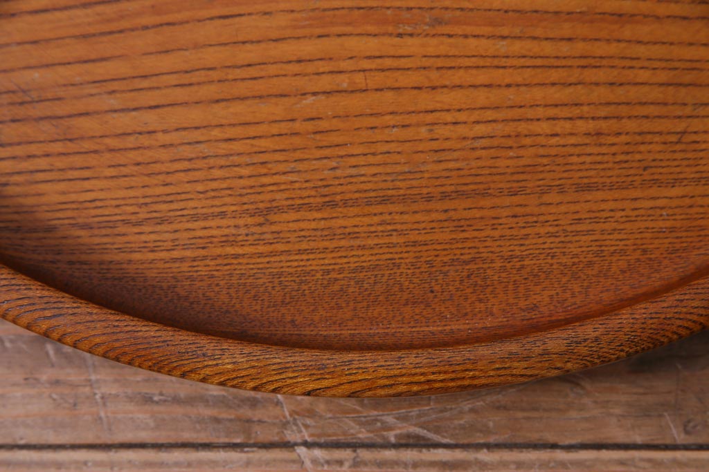 昭和レトロ　ケヤキ材　シンプルなデザインに杢目が映える丸型お盆