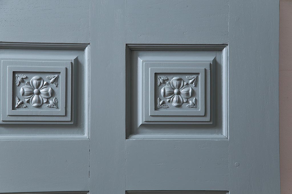 ペイント建具　DIY　花のレリーフが目を引くフレンチなドア(扉、建具)(1)