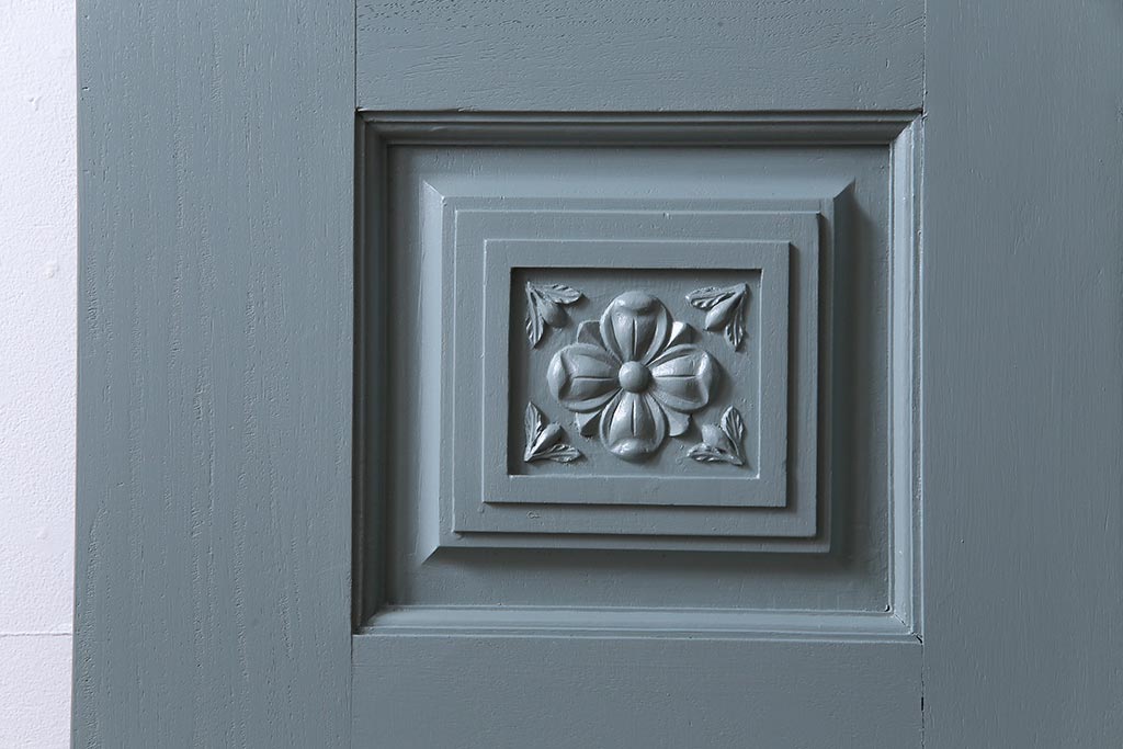 ペイント建具　DIY　花のレリーフが目を引くフレンチなドア(扉、建具)(1)