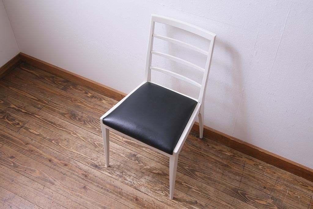ペイント家具 細身のフレームがおしゃれなダイニングチェア