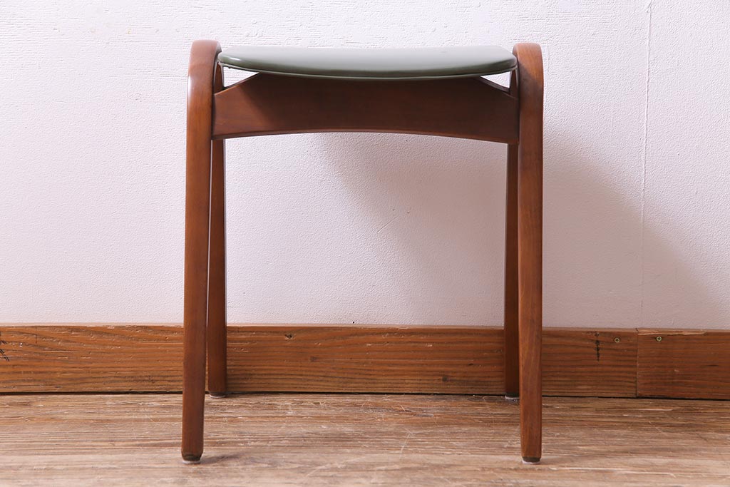 ヴィンテージ家具　ビンテージ　秋田木工　ブナ材　シンプルなデザインがお洒落なスタッキングスツール(スツール、椅子)(2)