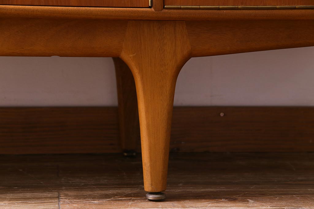 北欧家具 A.H McINTOSH(マッキントッシュ)　洗練されたデザインと機能性が魅力のローボード(リビングボード、ダイニングボード)