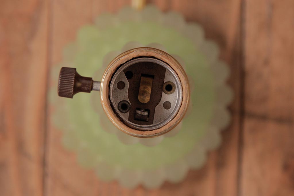 アメリカビンテージ　LEVITON　ロマンチックな雰囲気漂うスタンドライト(テーブルランプ)