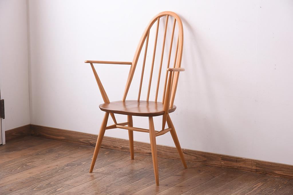 ヴィンテージ家具　イギリスビンテージ　ERCOL(アーコール)　木の温もり溢れるクエーカーアームチェア(椅子)