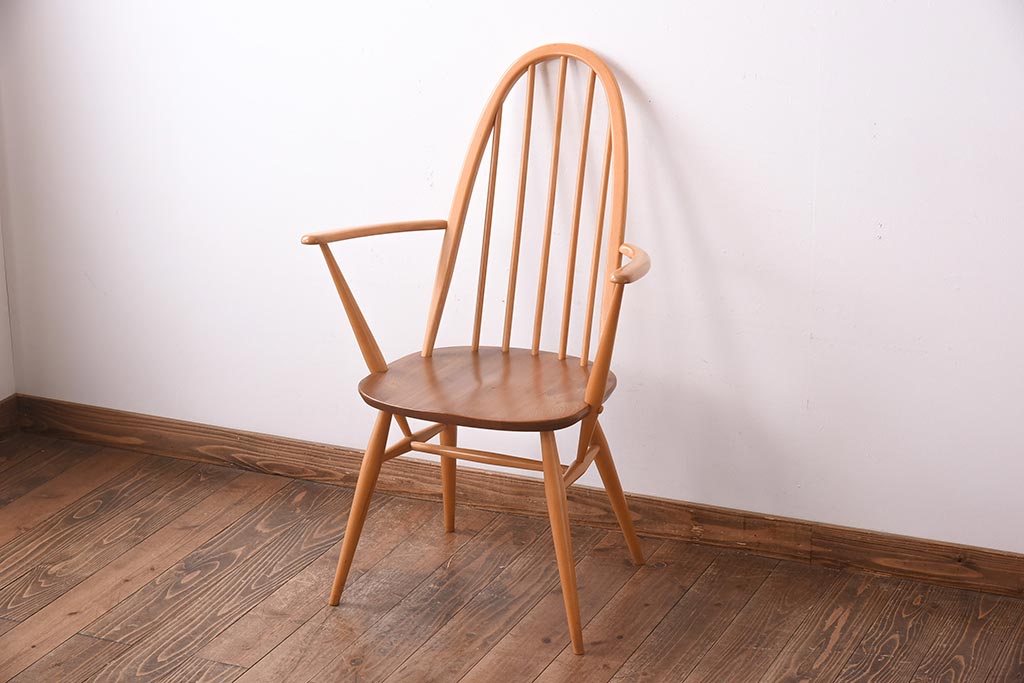 ヴィンテージ家具　イギリスビンテージ　ERCOL(アーコール)　木の温もり溢れるクエーカーアームチェア(椅子)