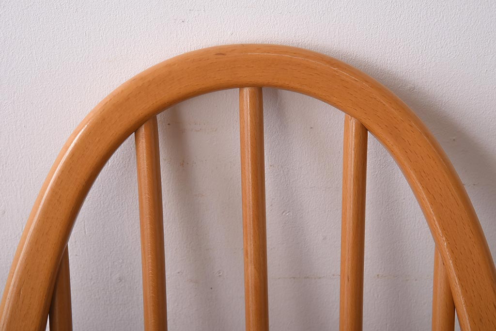 ヴィンテージ家具　イギリスビンテージ　ERCOL(アーコール)　木の温もり溢れるクエーカーアームチェア(椅子)