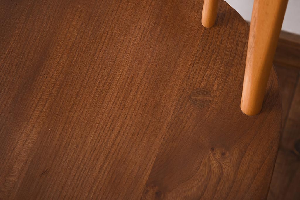 ヴィンテージ家具　イギリスビンテージ　ERCOL(アーコール)　木の温もり溢れるクエーカーアームチェア(椅子)